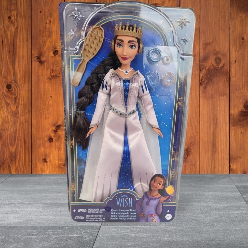 Disney Wish Queen Amaya of Rosas Fashion Doll, Posable Doll‎ in Removable Outfit